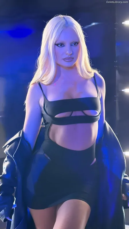 Alexandra Stan photo 2 of 1532