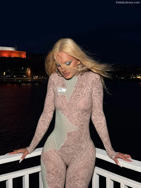 Alexandra Stan photo 12 of 1532