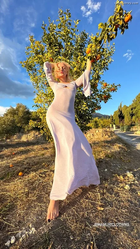 Alexandra Stan photo 15 of 1532