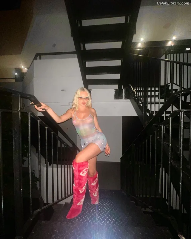 Alexandra Stan photo 21 of 1532