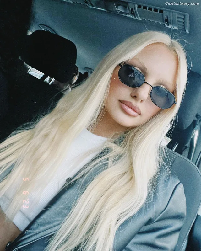 Alexandra Stan photo 15 of 1532