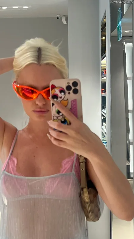 Alexandra Stan photo 24 of 1532