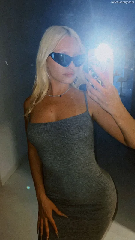 Alexandra Stan photo 11 of 1532