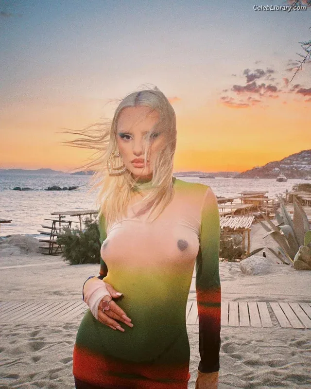 Alexandra Stan photo 18 of 1532