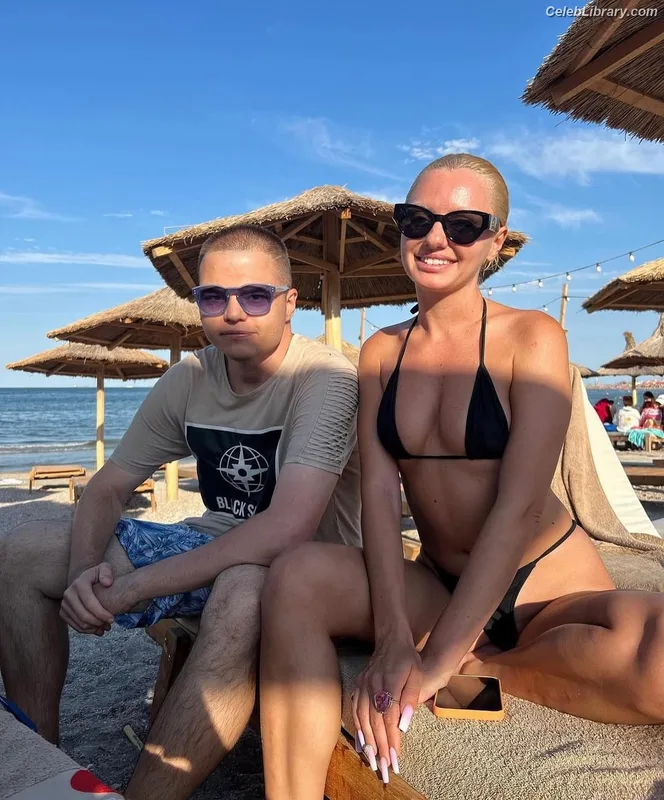 Alexandra Stan photo 21 of 1532