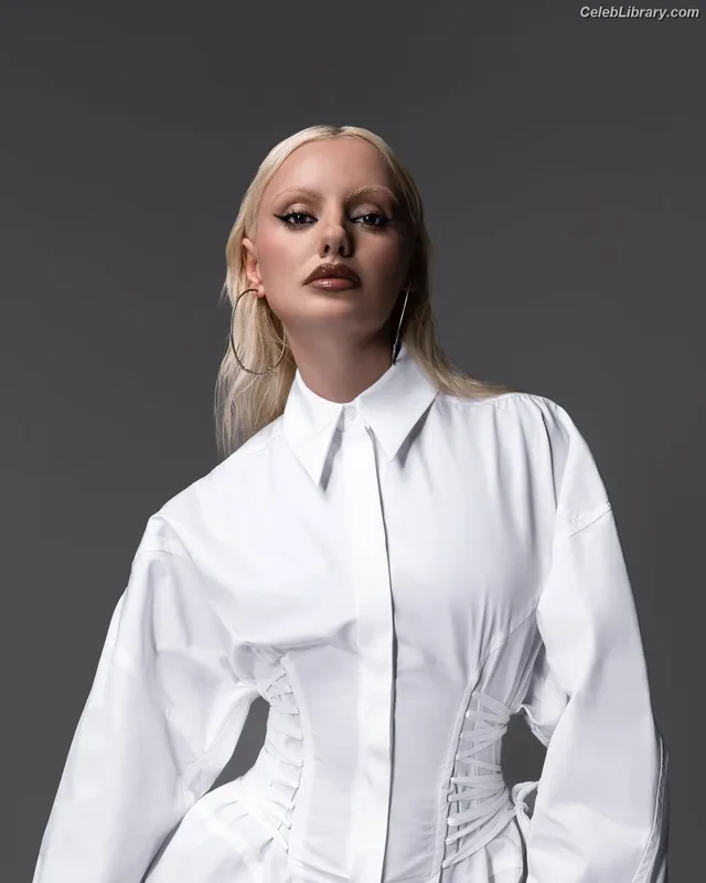 Alexandra Stan photo 11 of 1532