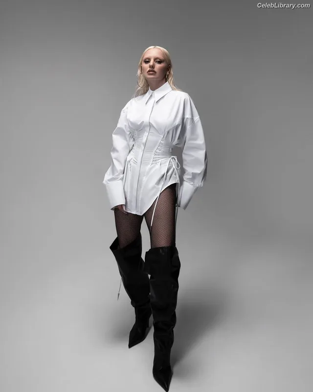 Alexandra Stan photo 12 of 1532