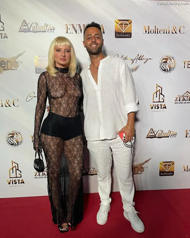 Alexandra Stan photo 13 of 1532
