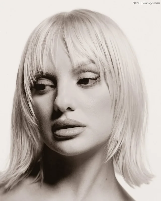 Alexandra Stan photo 5 of 1532