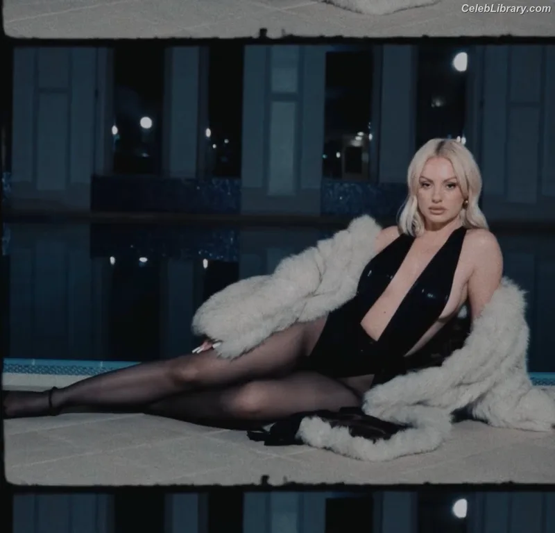 Alexandra Stan photo 11 of 1532