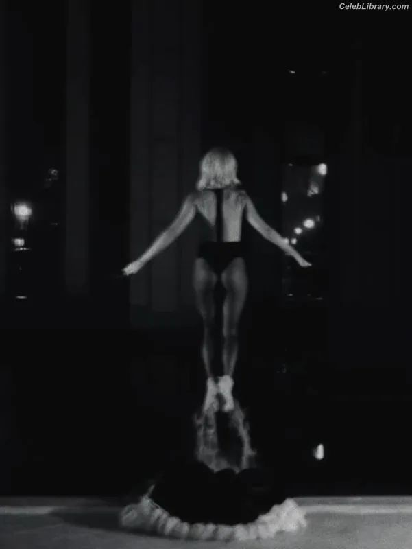 Alexandra Stan photo 16 of 1532