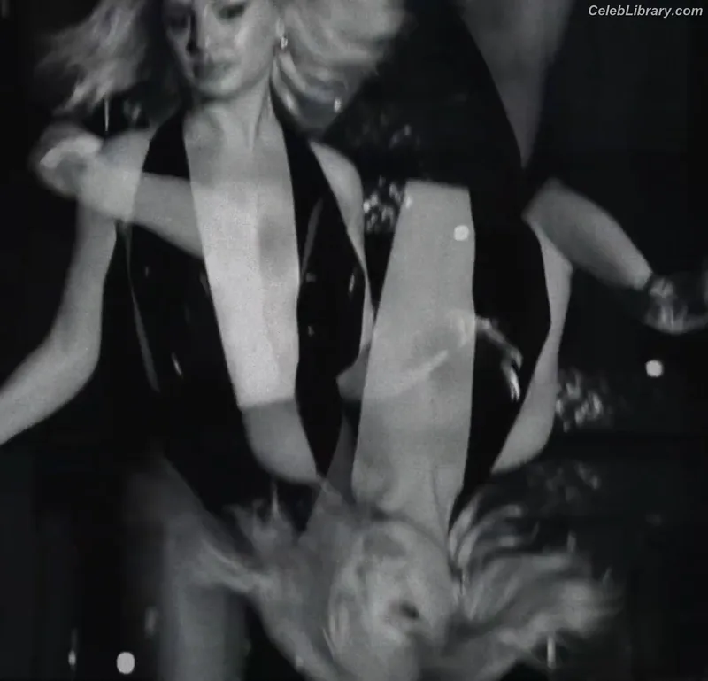 Alexandra Stan photo 21 of 1532