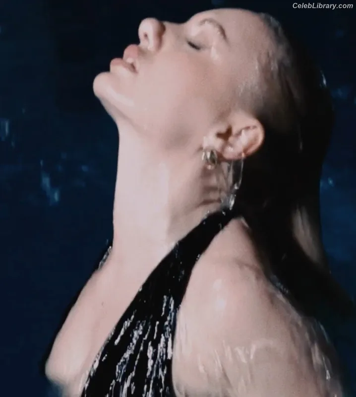 Alexandra Stan photo 24 of 1532