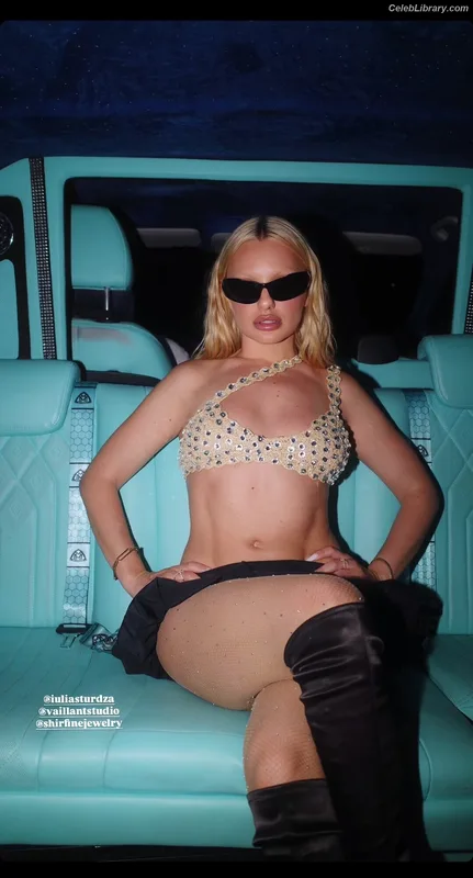 Alexandra Stan photo 16 of 1532