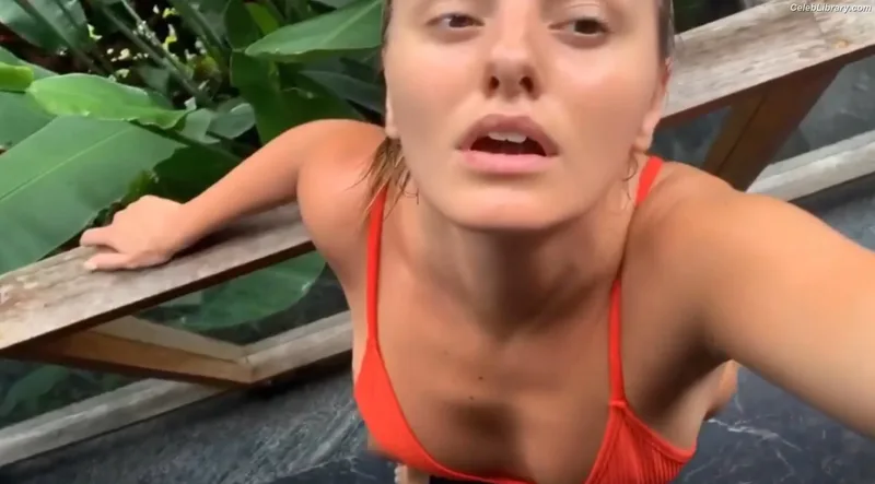 Alexandra Stan photo 19 of 1532
