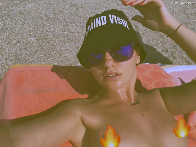 Alexandra Stan photo 5 of 1532