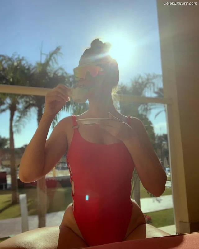 Alexandra Stan photo 21 of 1532