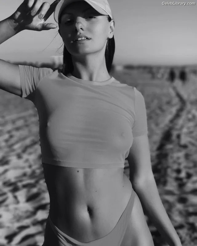 Alexandra Stan photo 6 of 1532