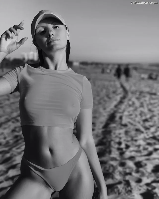 Alexandra Stan photo 11 of 1532
