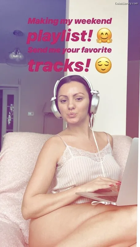 Alexandra Stan photo 16 of 1532