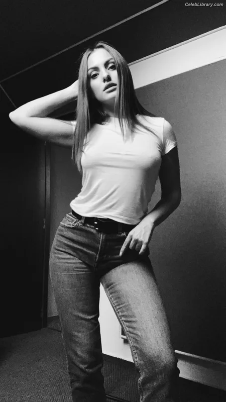 Alexandra Stan photo 2 of 1532
