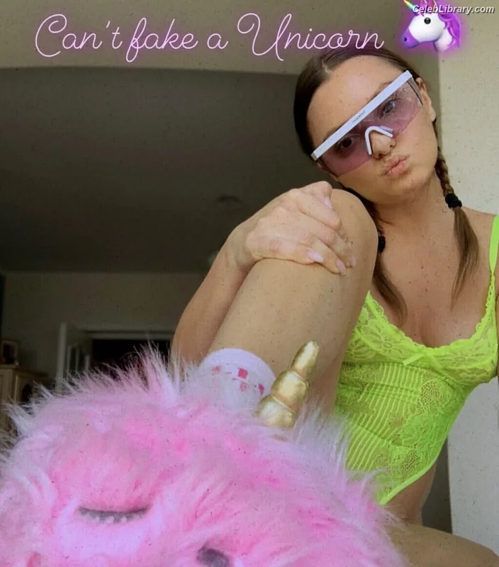 Alexandra Stan photo 12 of 1532