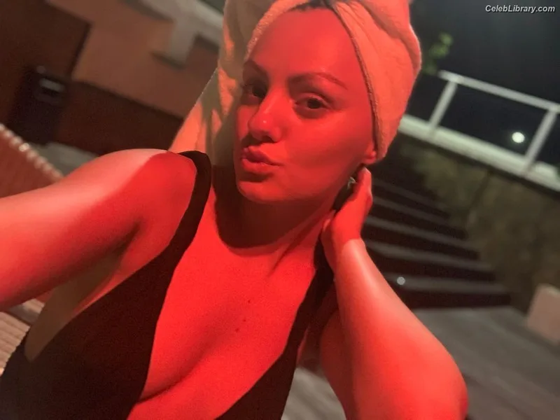 Alexandra Stan photo 19 of 1532