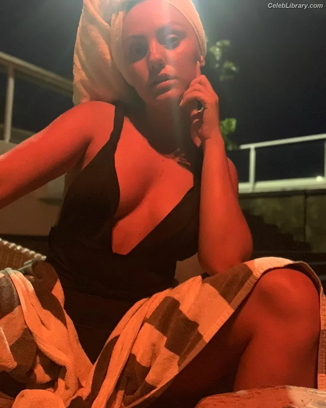 Alexandra Stan photo 22 of 1532