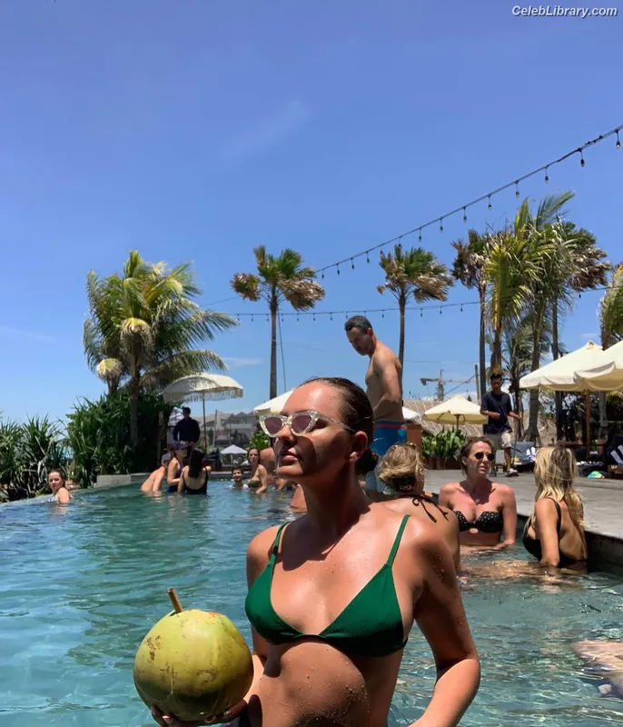 Alexandra Stan photo 9 of 1532