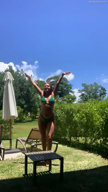 Alexandra Stan photo 23 of 1532