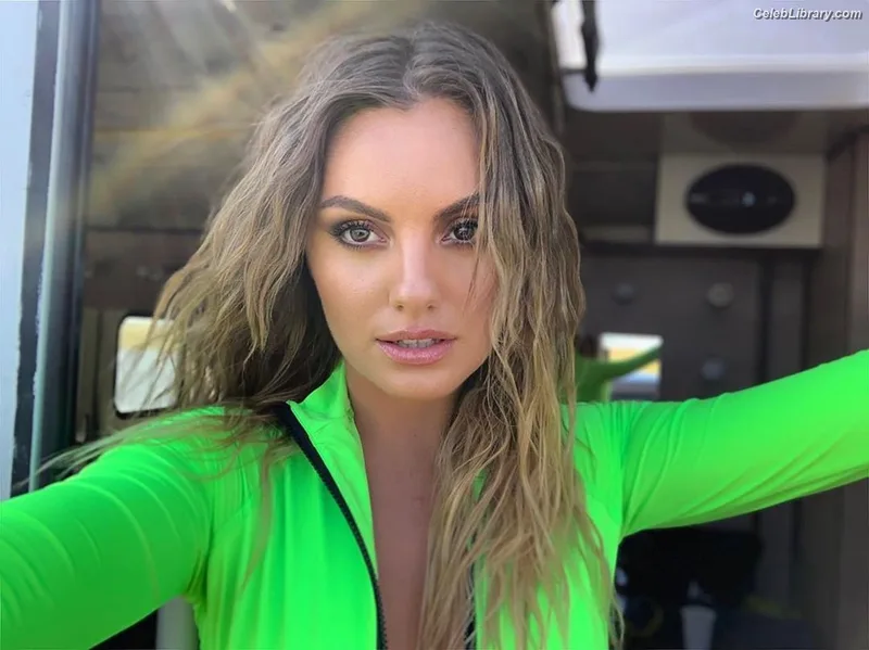 Alexandra Stan photo 5 of 1532