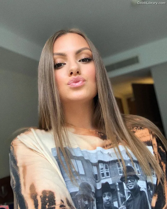 Alexandra Stan photo 14 of 1532