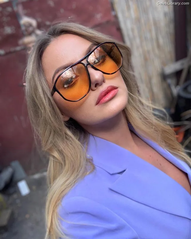 Alexandra Stan photo 24 of 1532