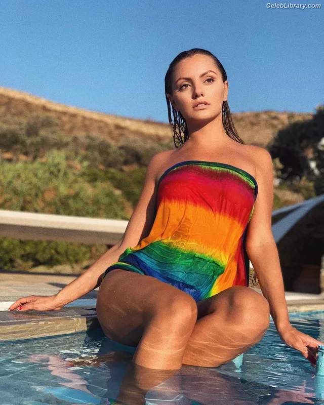 Alexandra Stan photo 12 of 1532