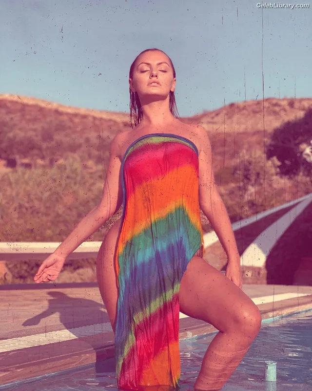 Alexandra Stan photo 13 of 1532