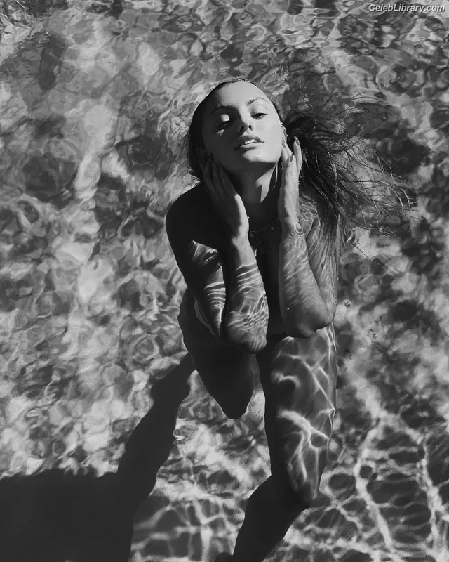 Alexandra Stan photo 15 of 1532