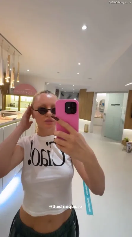 Alexandra Stan photo 13 of 1532