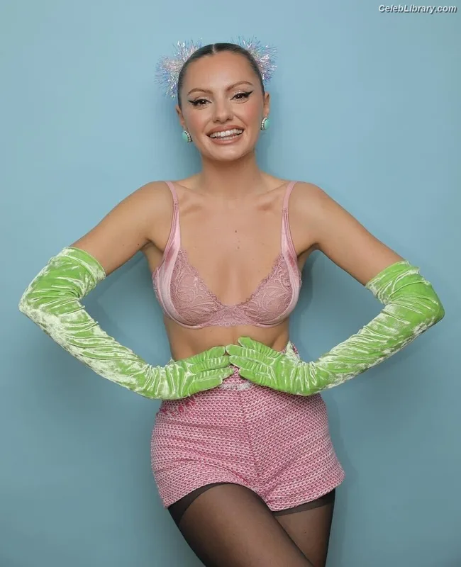 Alexandra Stan photo 5 of 1532