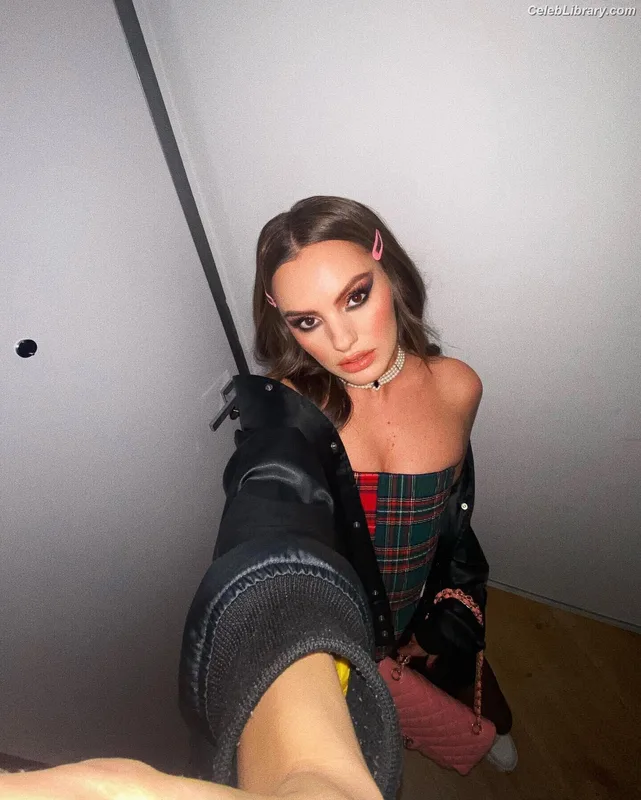 Alexandra Stan photo 14 of 1532