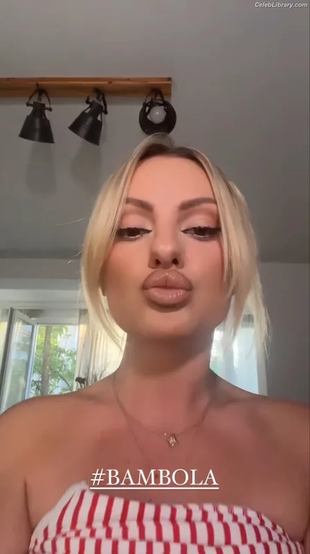 Alexandra Stan photo 20 of 1532
