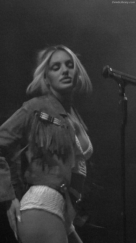 Alexandra Stan photo 12 of 1532