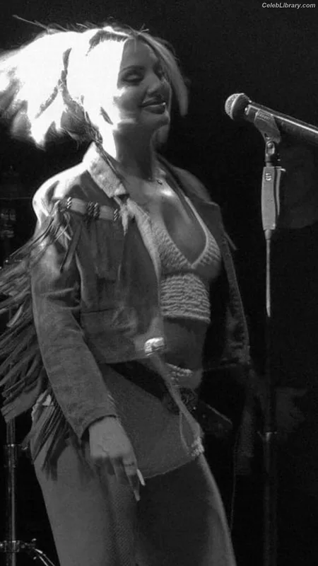 Alexandra Stan photo 13 of 1532