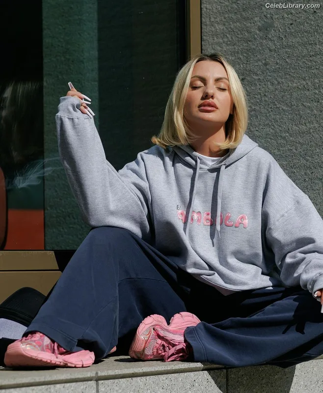 Alexandra Stan photo 14 of 1532