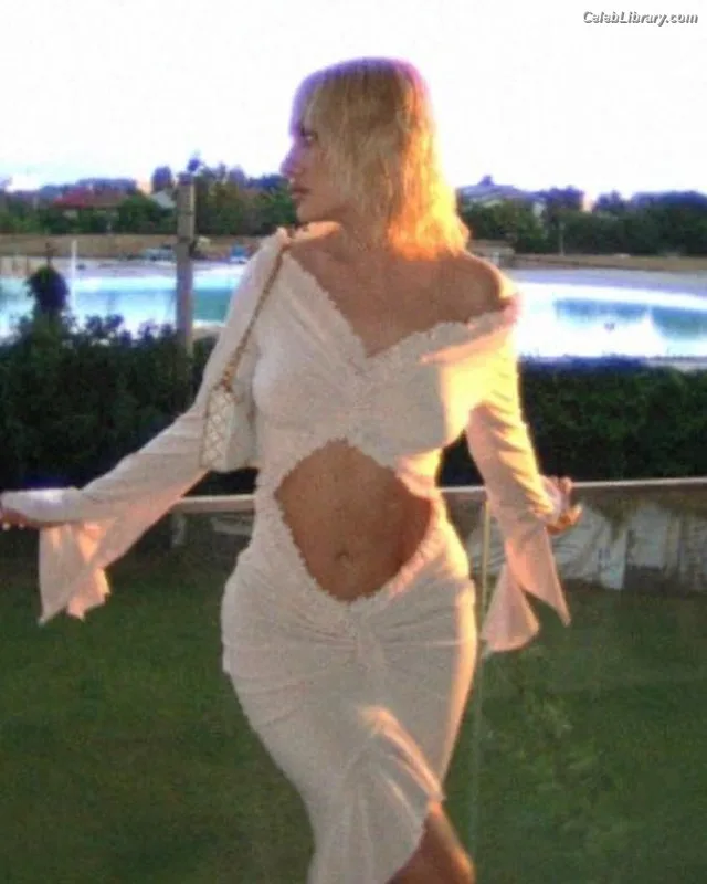 Alexandra Stan photo 16 of 1532
