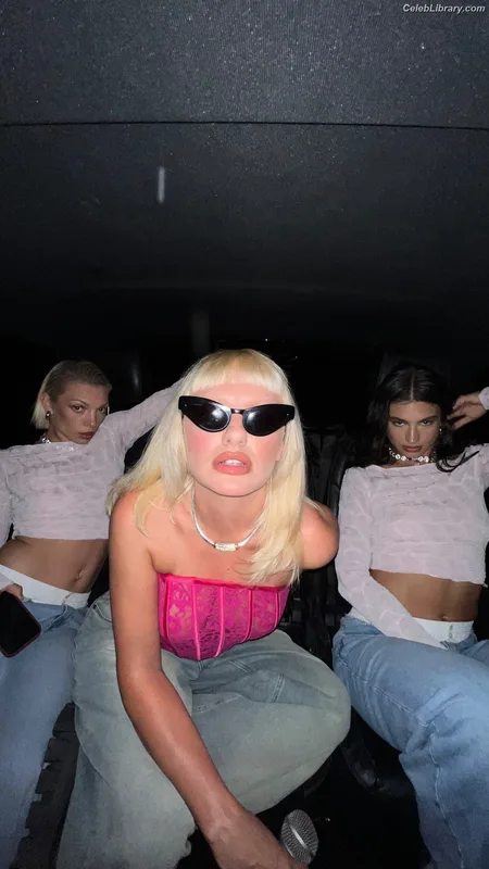 Alexandra Stan photo 20 of 1532