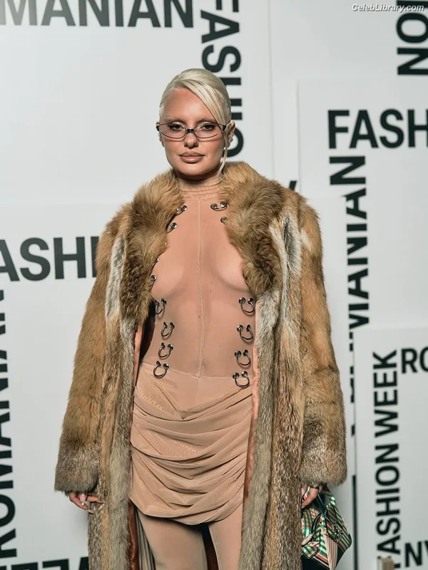 Alexandra Stan photo 21 of 1532