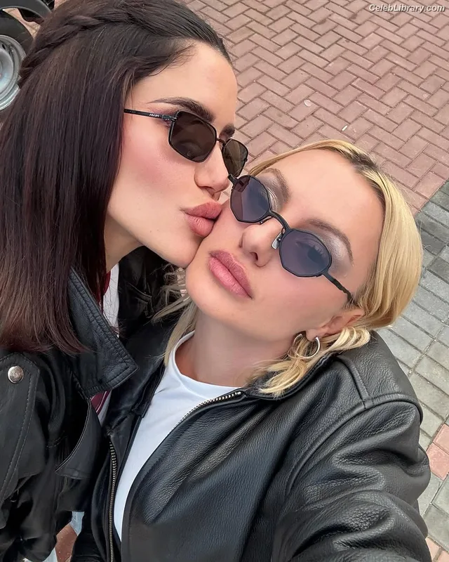 Alexandra Stan photo 8 of 1532