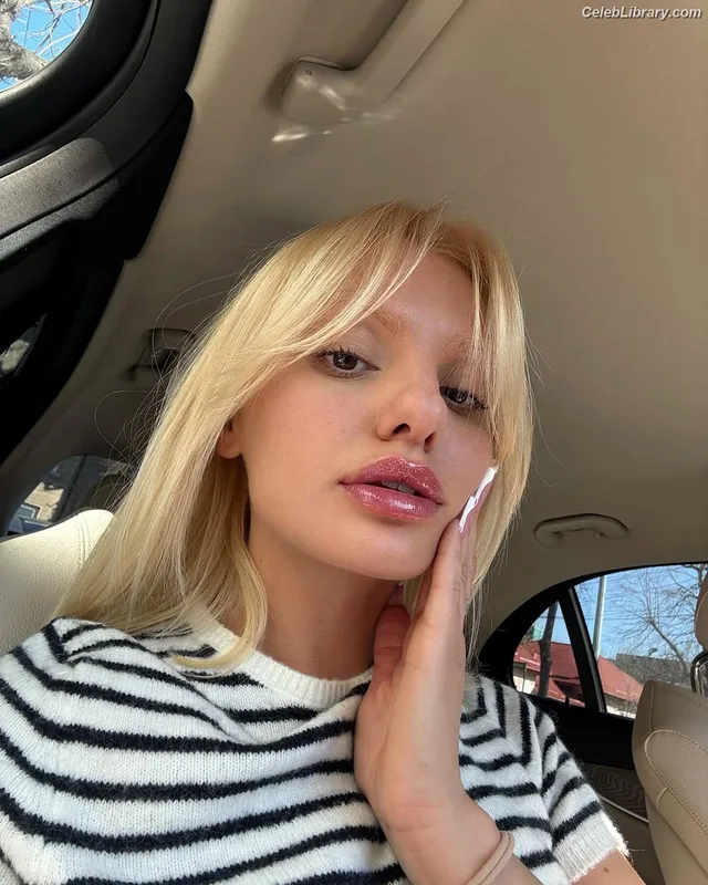 Alexandra Stan photo 11 of 1532