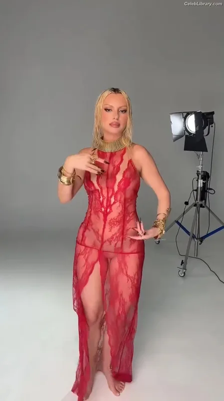 Alexandra Stan photo 7 of 1532