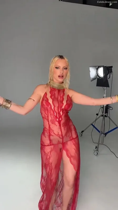 Alexandra Stan photo 8 of 1532